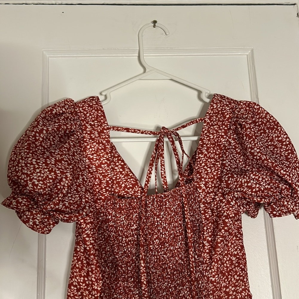 RED FLORAL TOP - Picture 4 of 5